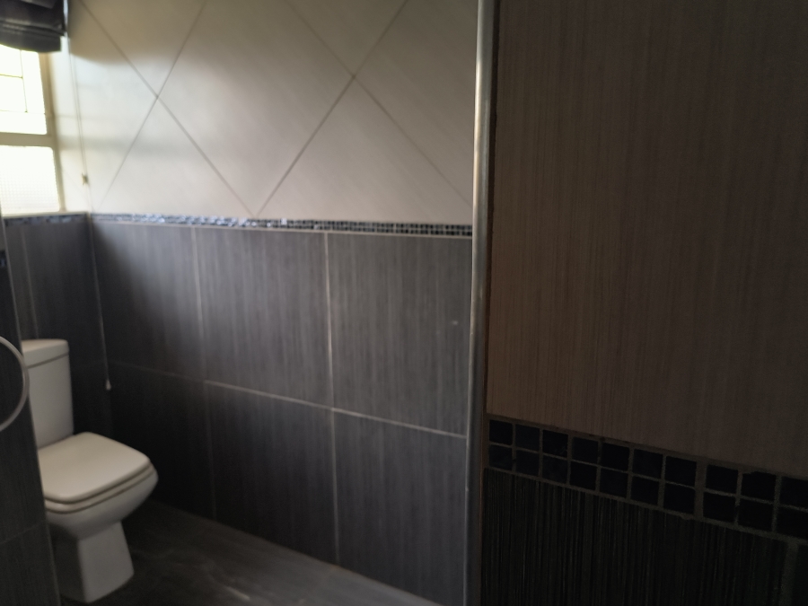 23 Bedroom Property for Sale in Kannoniers Park North West